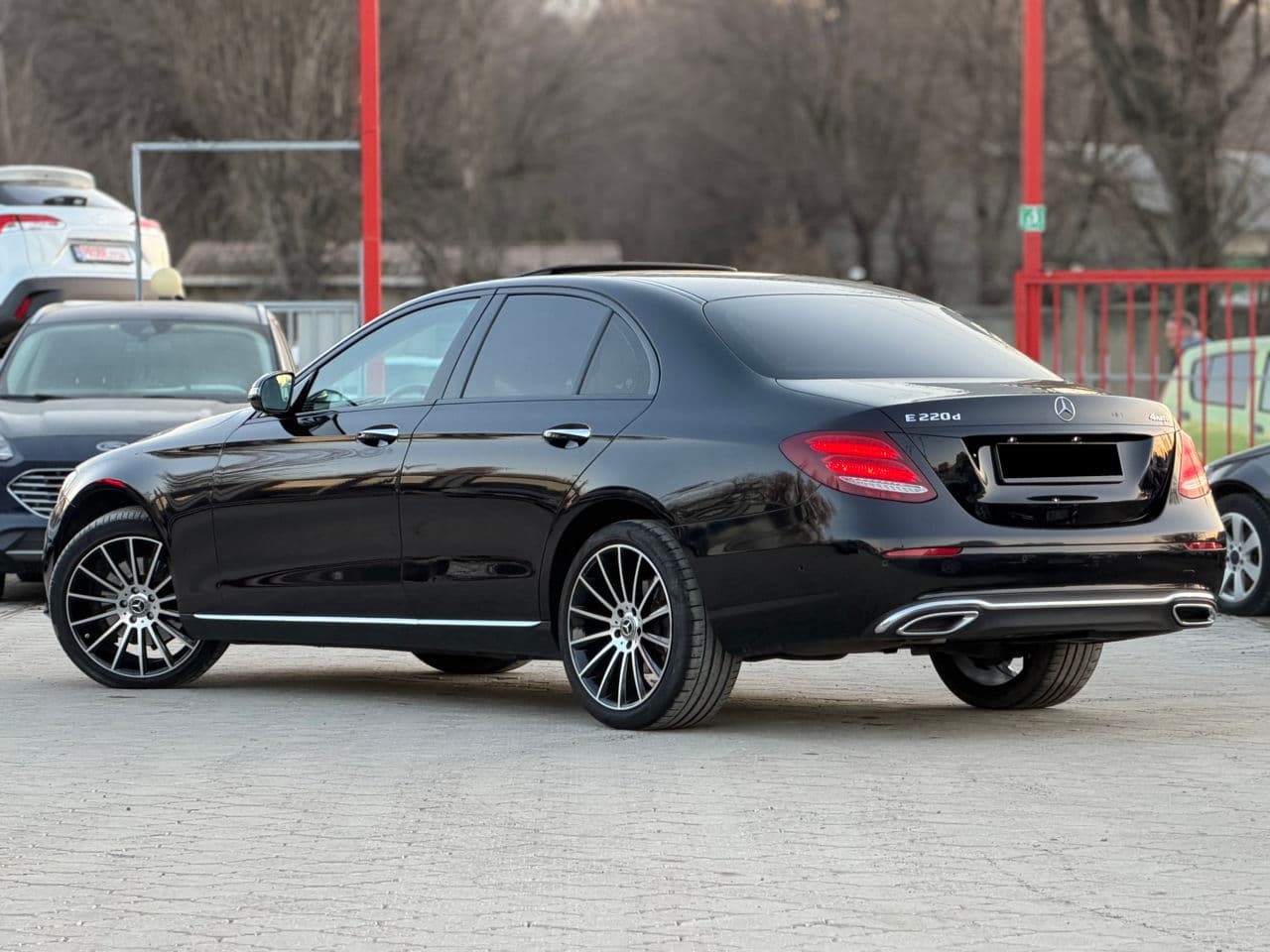 Mercedes E 220 2017 — Миниатюра 3