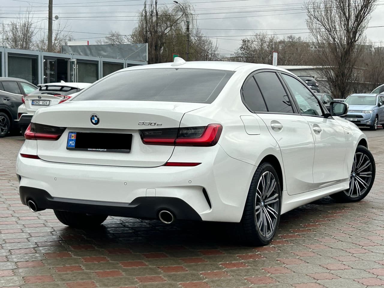 BMW 330E 2019 — Миниатюра 3