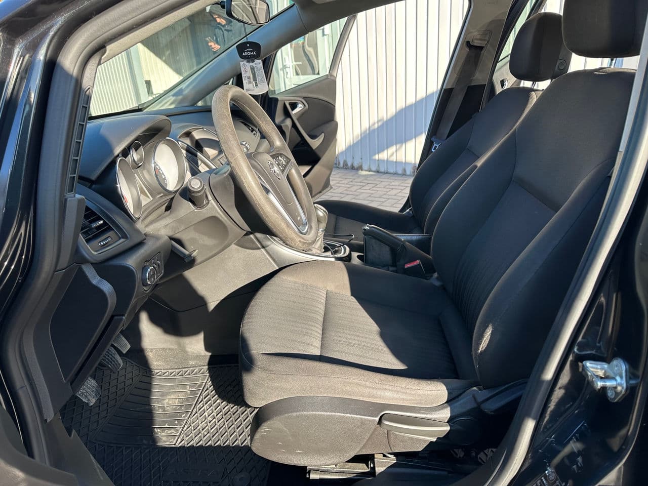 Opel Astra 2015 — Миниатюра 6