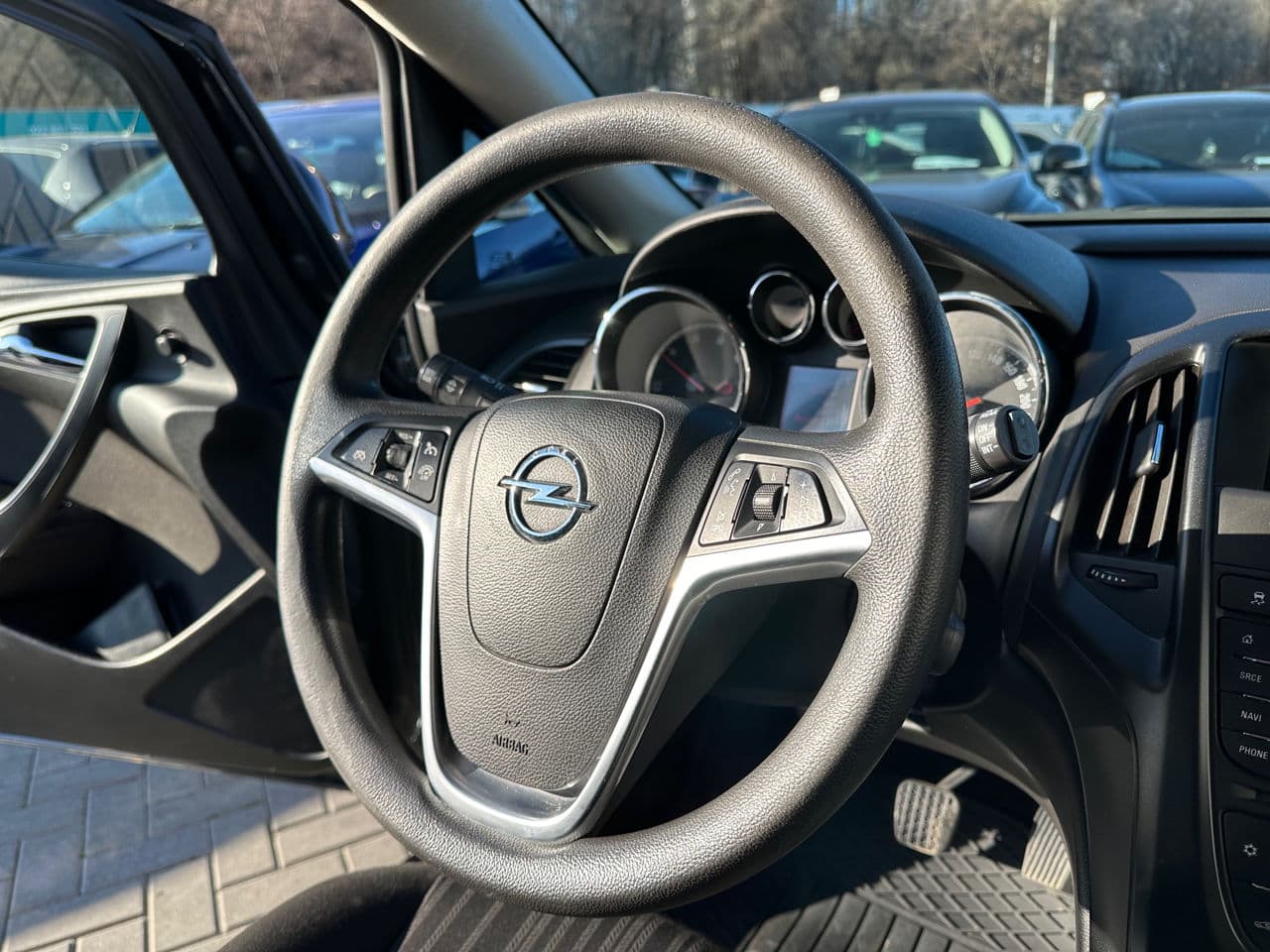 Opel Astra 2015 — Миниатюра 8