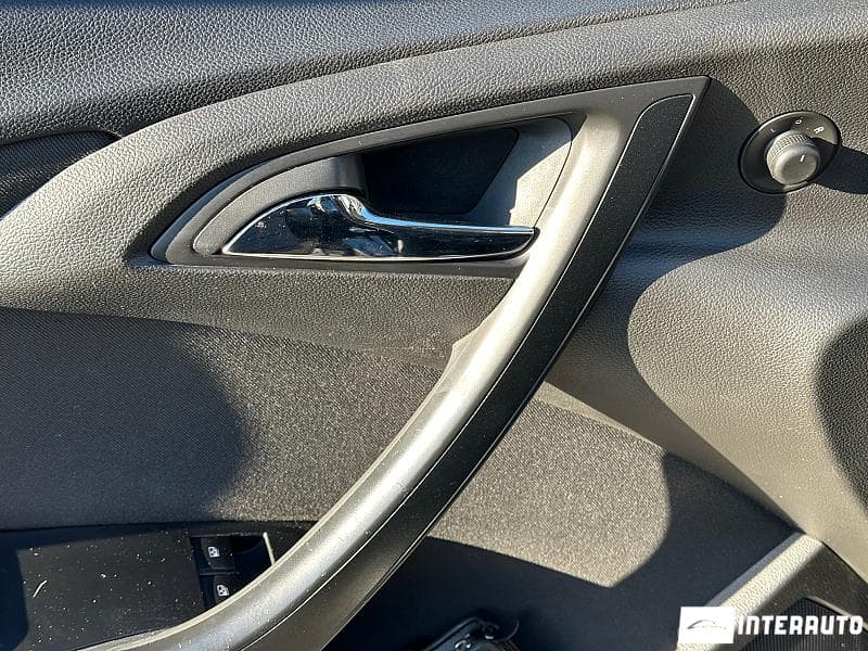 Opel Astra 2015 — Миниатюра 13