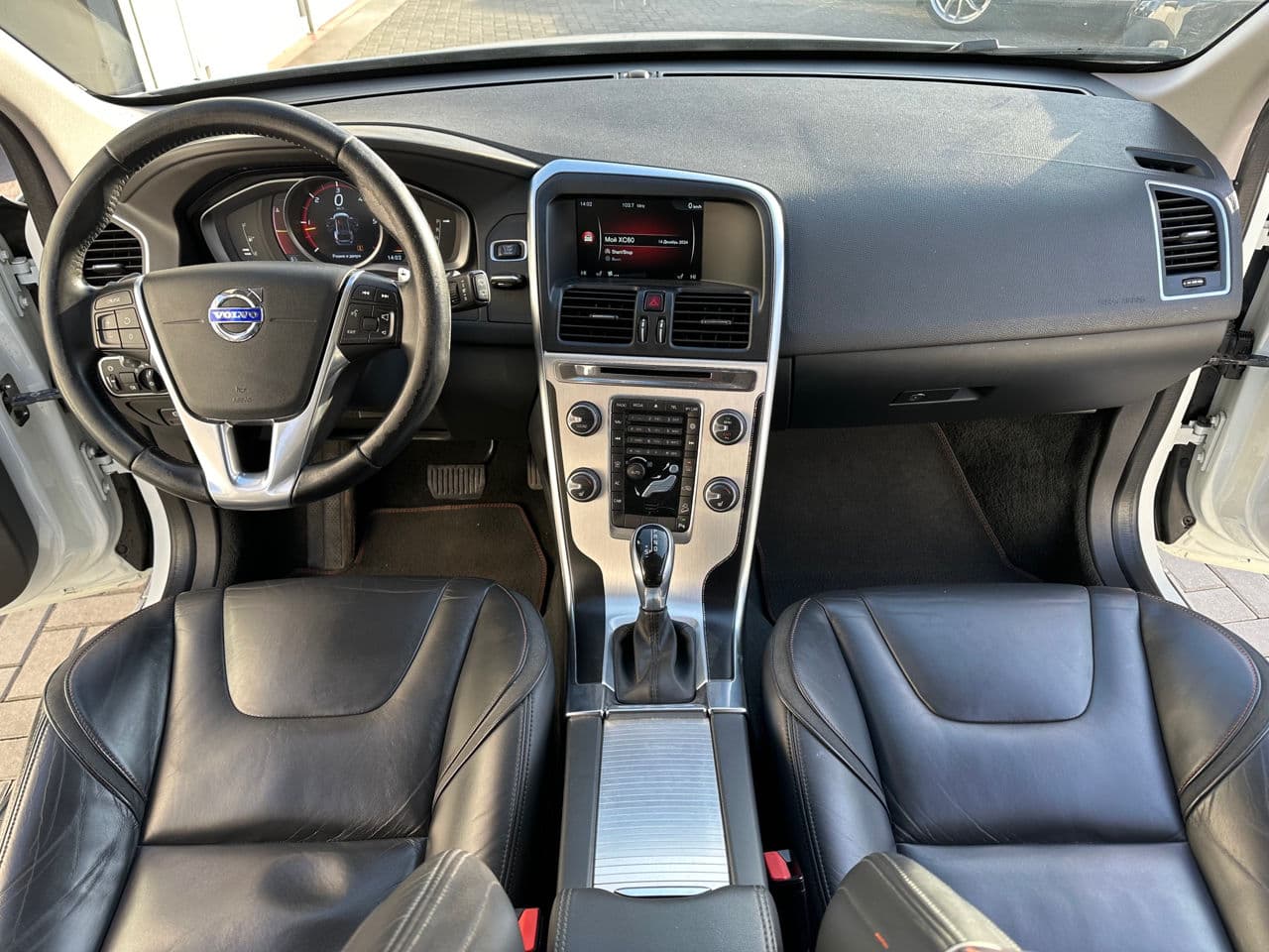 Volvo XC 60 2016 — Миниатюра 8