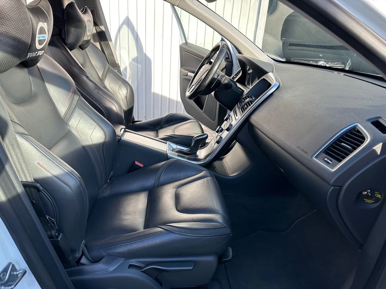 Volvo XC 60 2016 — Миниатюра 6