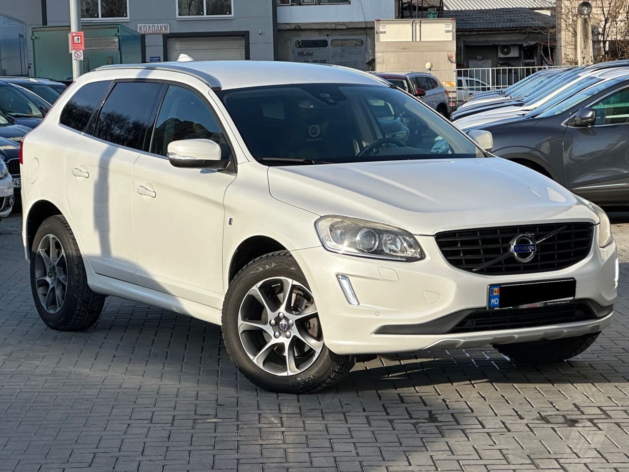 Volvo XC 60 2016 — Миниатюра 2