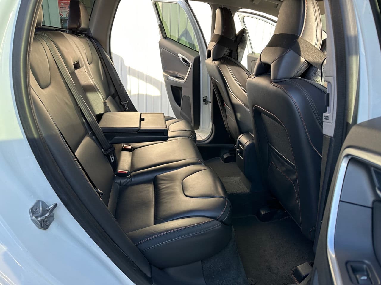 Volvo XC 60 2016 — Миниатюра 16