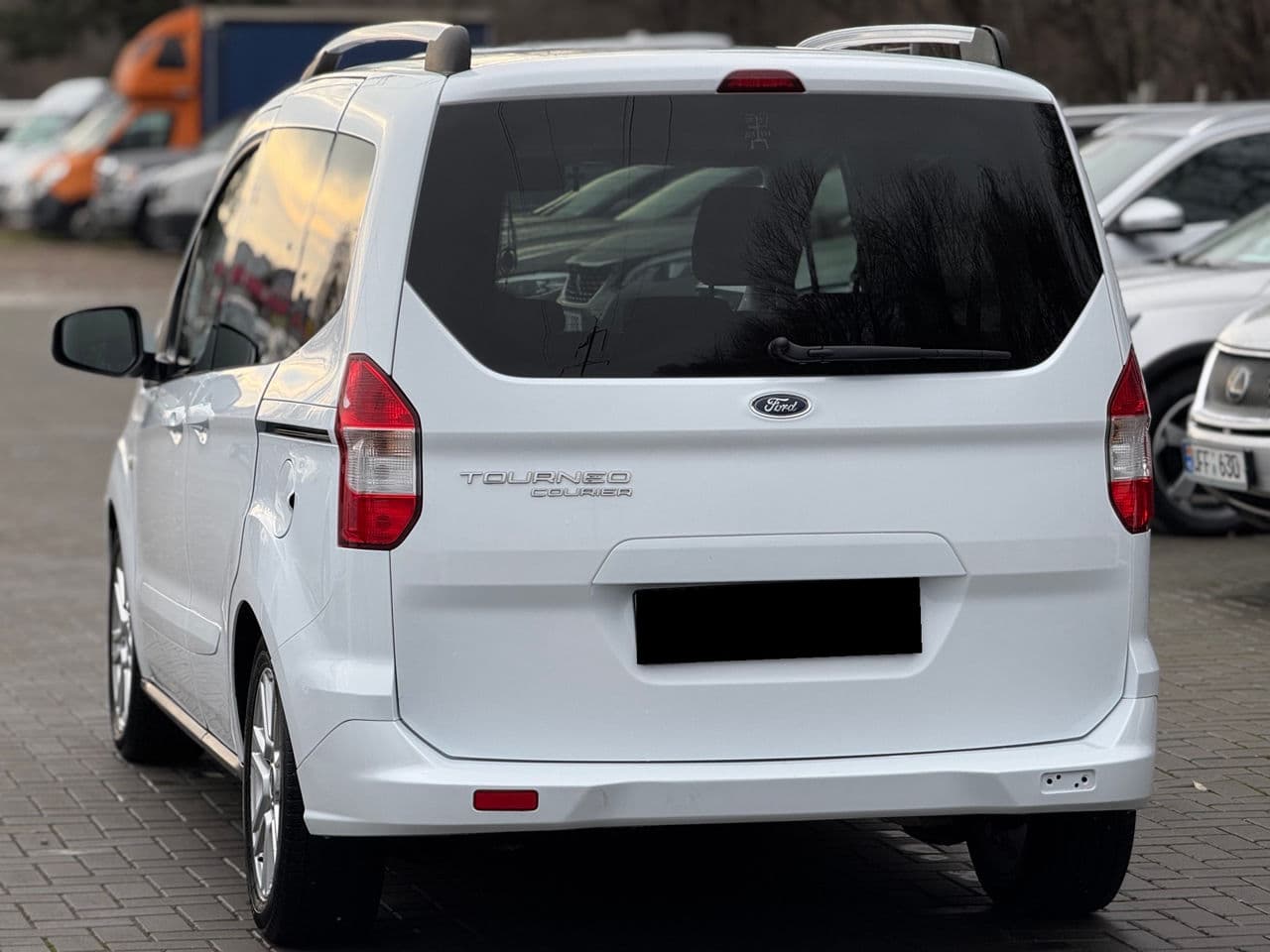 Ford Tourneo Courier 2019 — Миниатюра 4