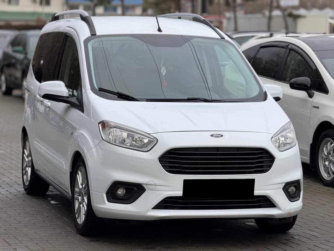 Ford Tourneo Courier 2019 — Миниатюра 3