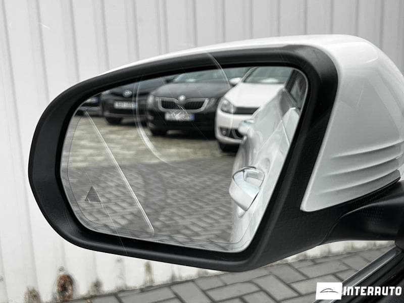 Mercedes C 300 2017 — Миниатюра 18