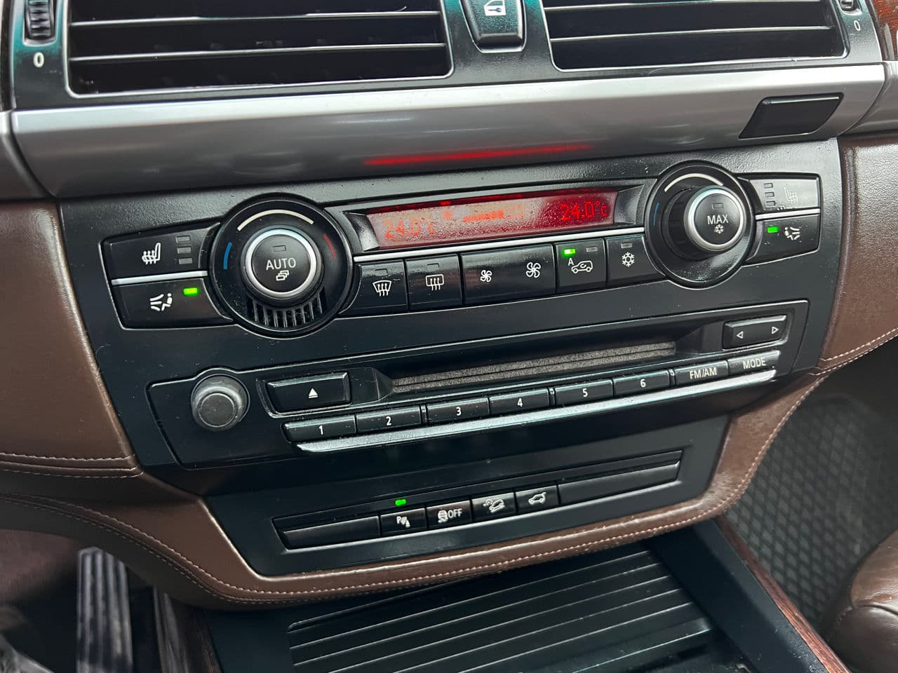 2010 BMW X5 4.0D — Miniatură 10