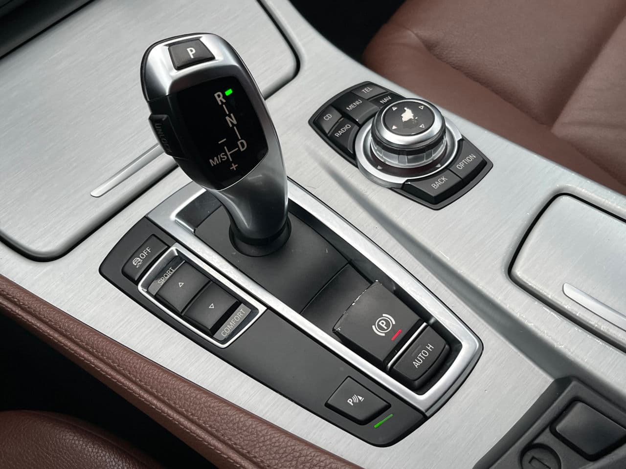 BMW 520 2011 — Миниатюра 12