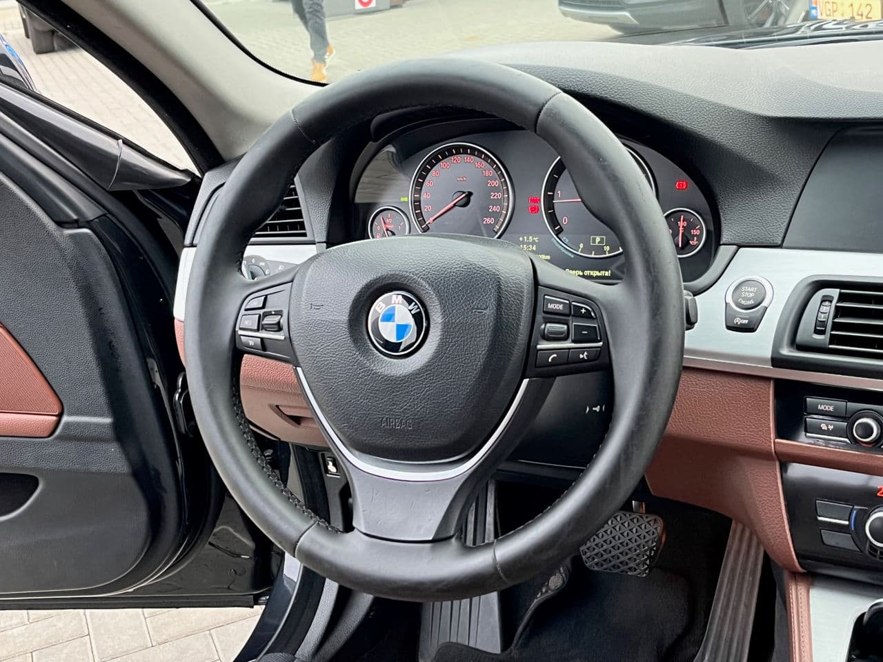 BMW 520 2011 — Миниатюра 10