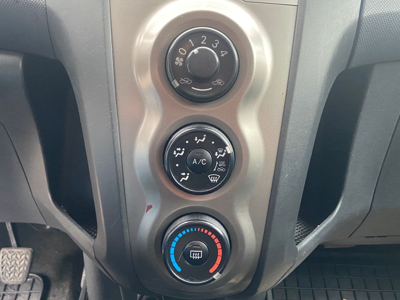 Toyota Yaris 2009 — Миниатюра 12