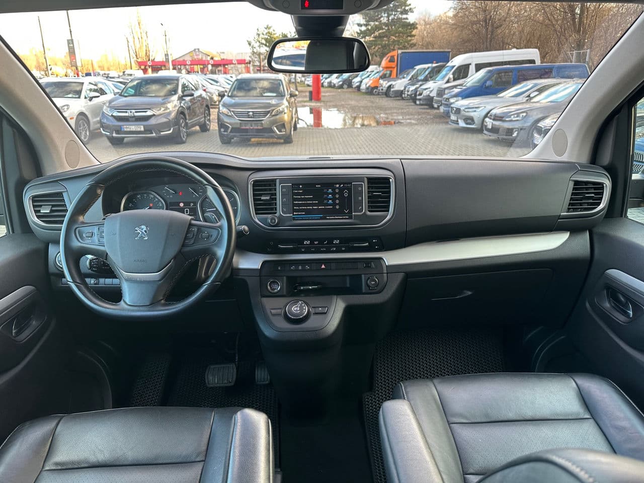 Peugeot Traveller 2021 — Миниатюра 11