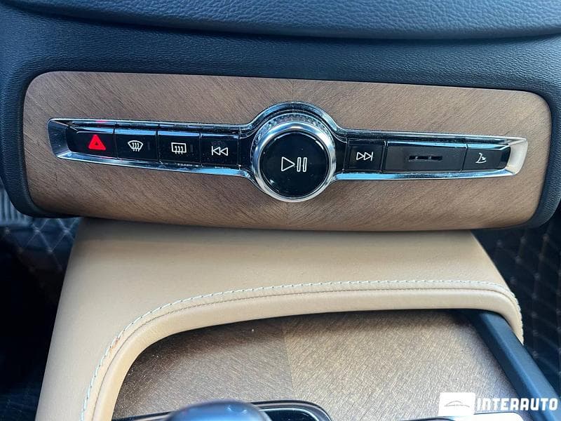 Volvo XC 90 2017 — Миниатюра 22
