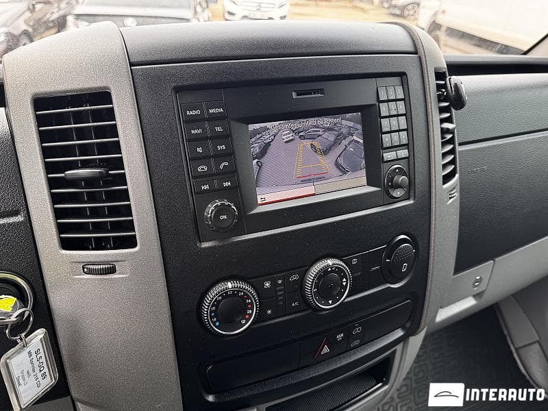 Mercedes Sprinter 2018 — Миниатюра 8
