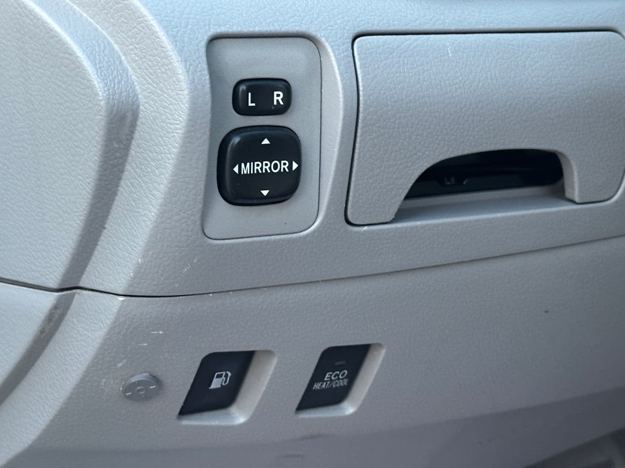 Toyota Camry 2011 — Миниатюра 19