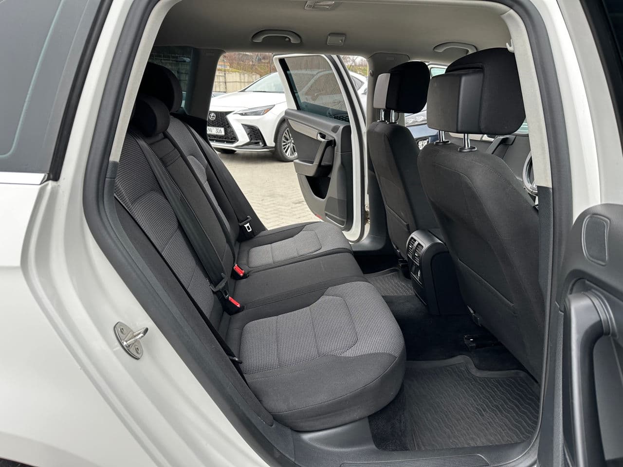 Volkswagen Passat 2014 — Миниатюра 13