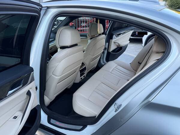 2017 BMW 540 — Miniatură 16