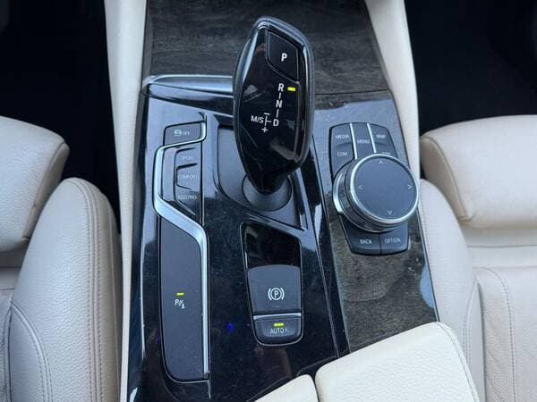 2017 BMW 540 — Miniatură 12