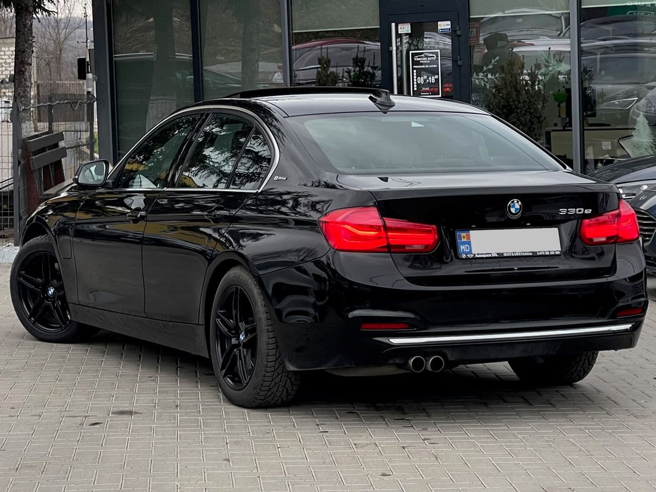 BMW 330E 2015 — Миниатюра 4