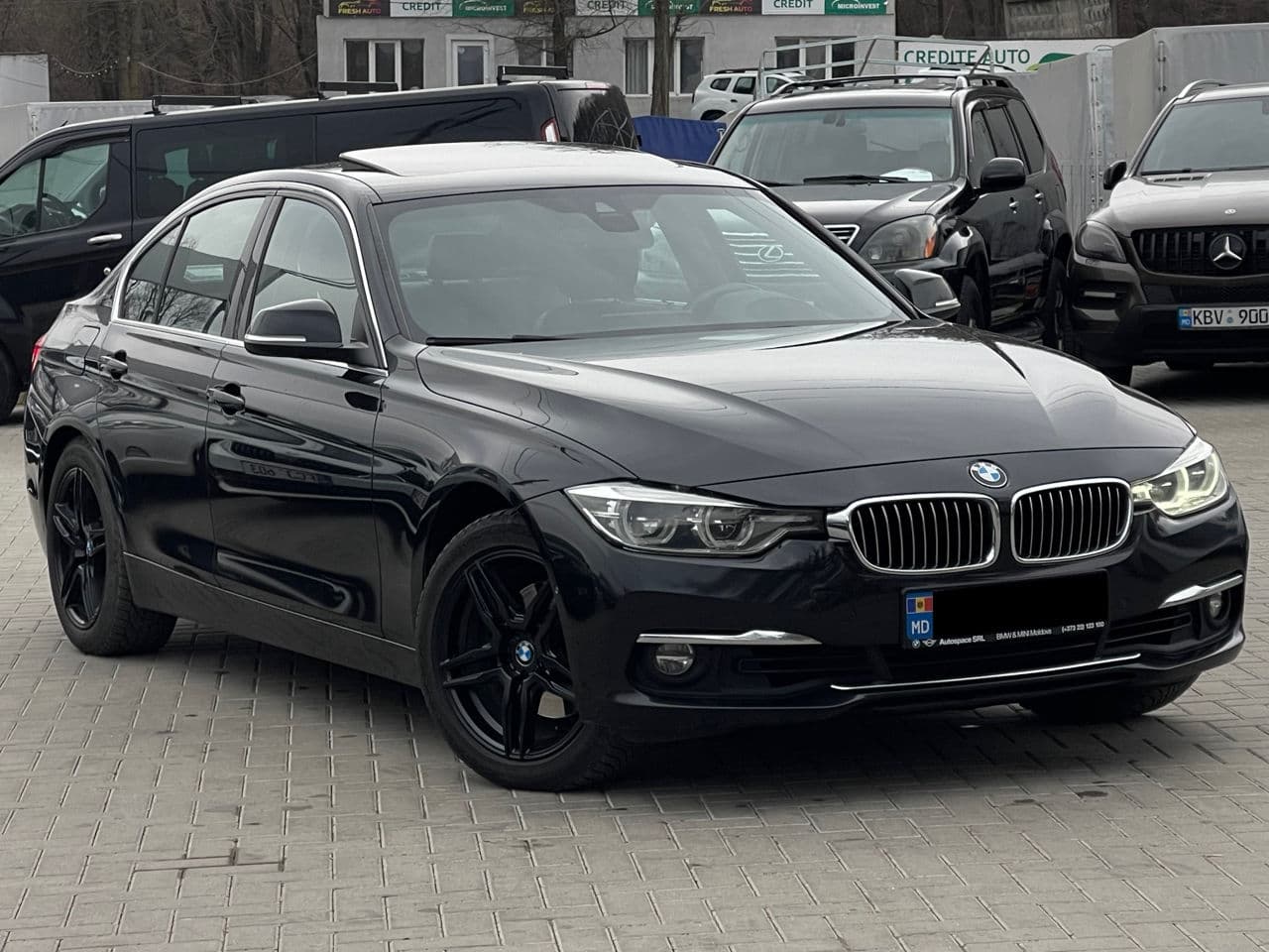 BMW 330E 2015 — Миниатюра 3
