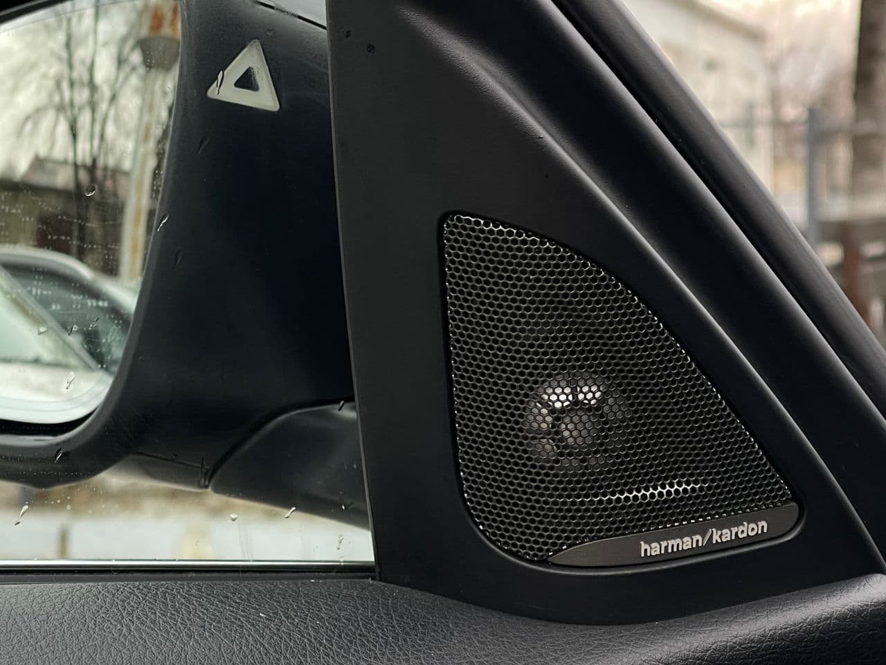 BMW 330E 2015 — Миниатюра 7