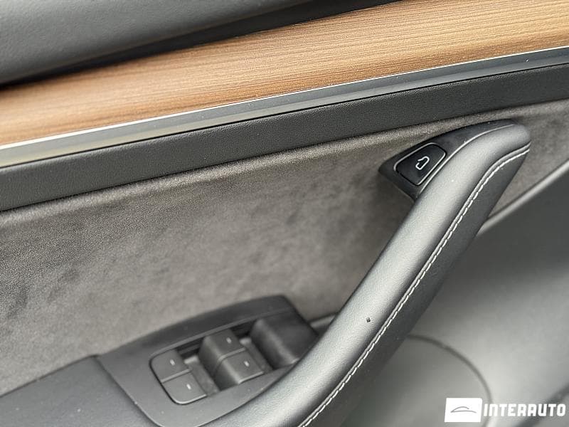 Tesla Model 3 2023 — Миниатюра 5