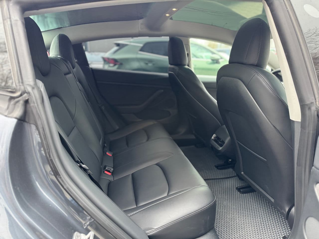 Tesla Model 3 2023 — Миниатюра 16