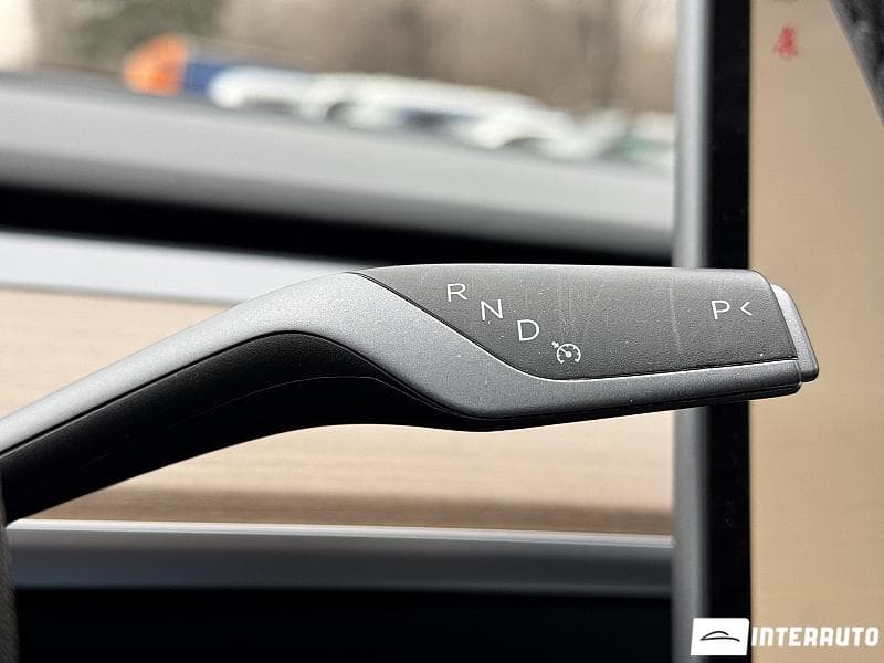 Tesla Model 3 2023 — Миниатюра 9
