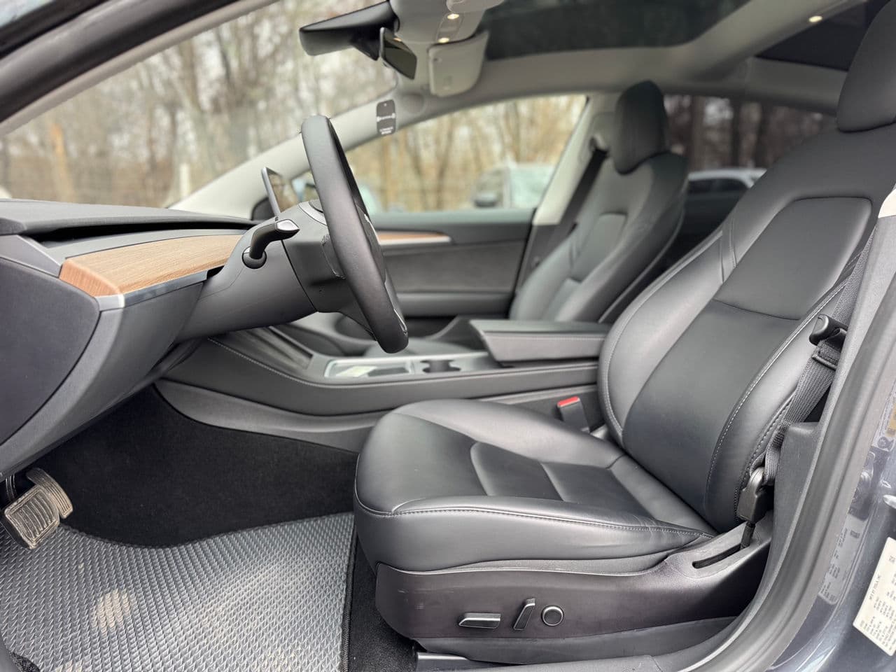 Tesla Model 3 2023 — Миниатюра 6
