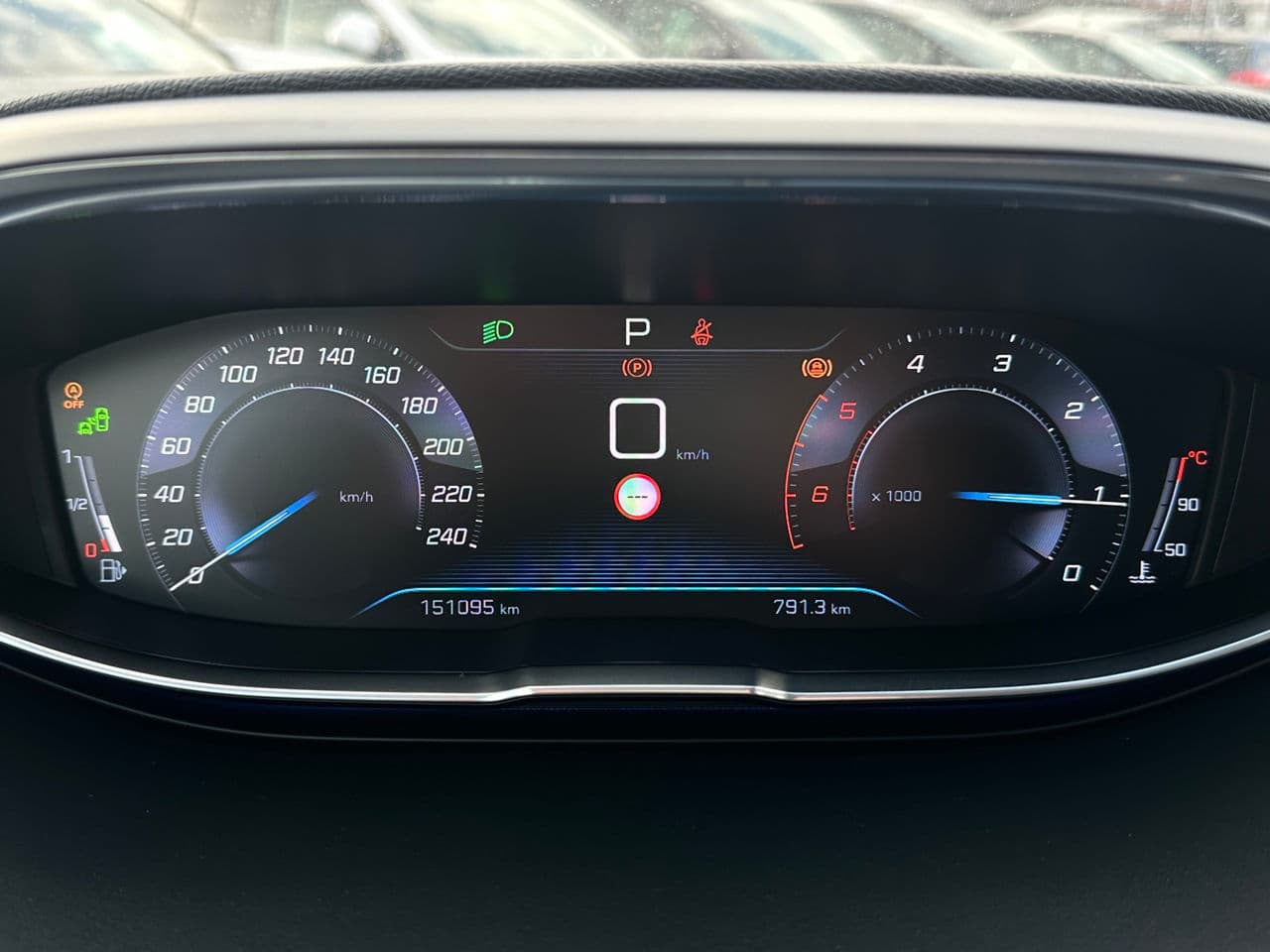 Peugeot 3008 2018 — Миниатюра 8