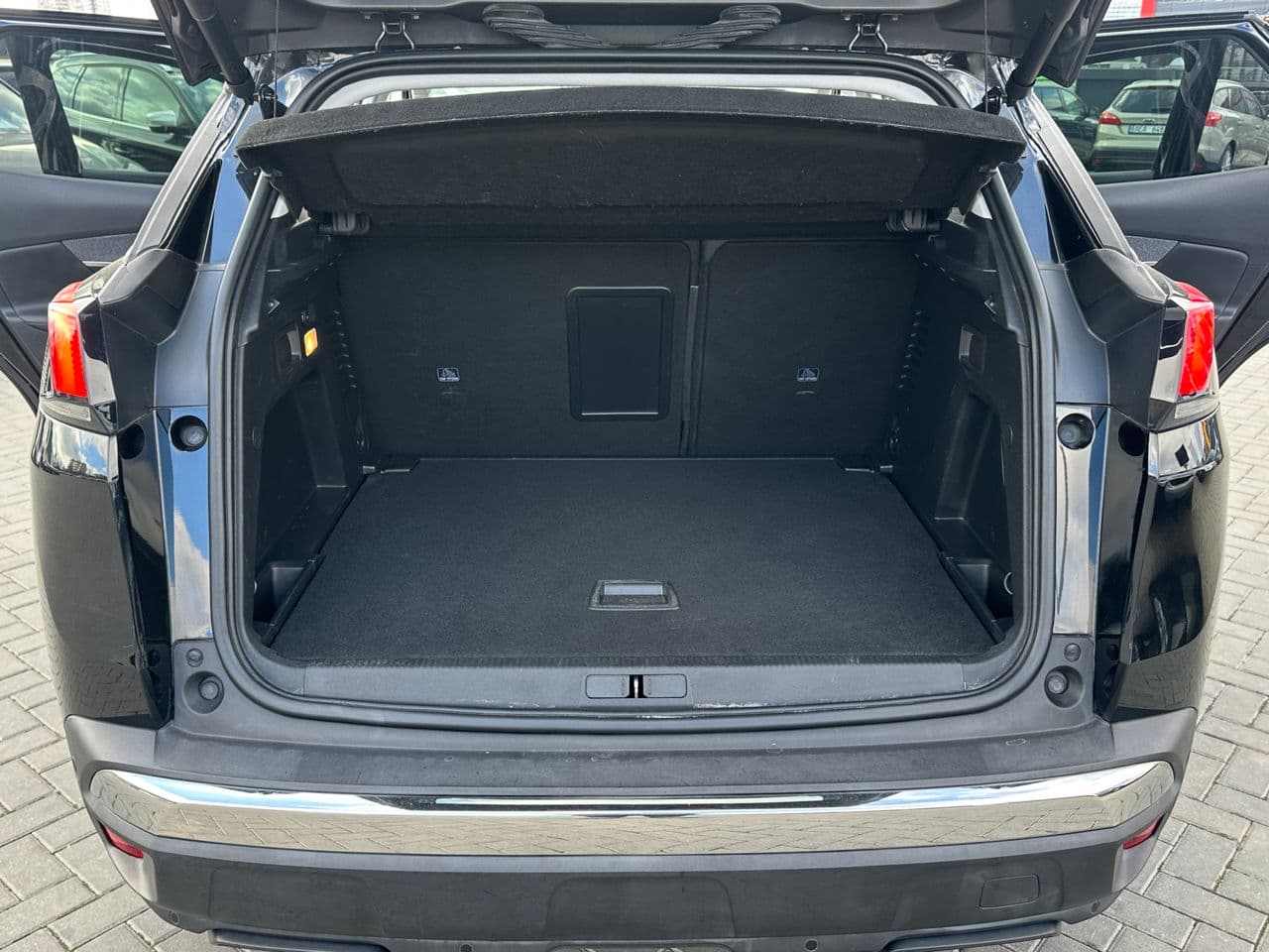 Peugeot 3008 2018 — Миниатюра 21