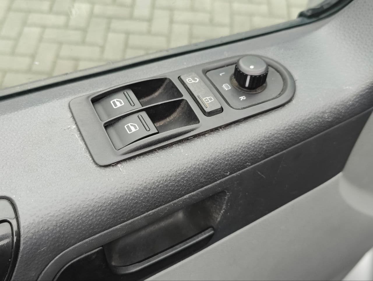 Volkswagen Transporter 2010 — Миниатюра 13