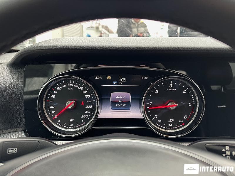 Mercedes E 220 2016 — Миниатюра 9