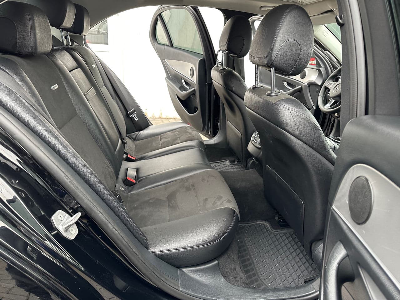 Mercedes E 220 2016 — Миниатюра 17