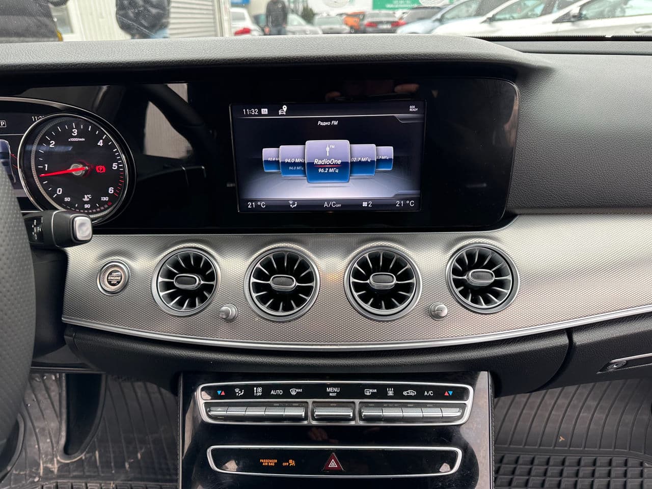 Mercedes E 220 2016 — Миниатюра 11