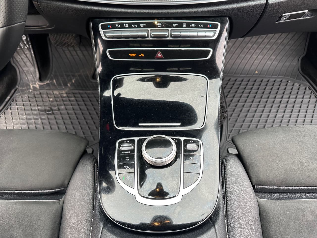 Mercedes E 220 2016 — Миниатюра 12
