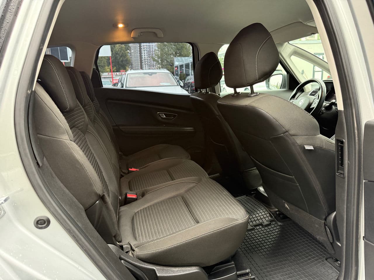Renault Grand Scenic 2018 — Миниатюра 15