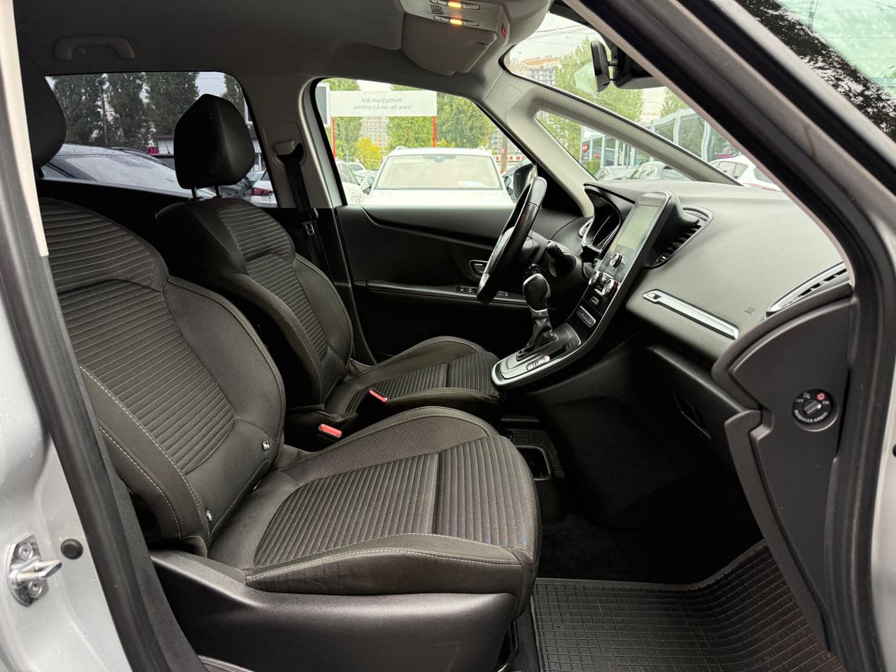 Renault Grand Scenic 2018 — Миниатюра 14