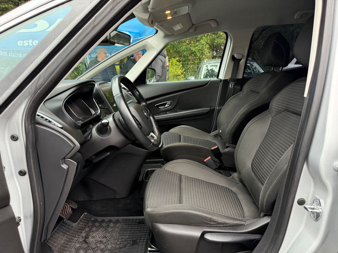 Renault Grand Scenic 2018 — Миниатюра 6