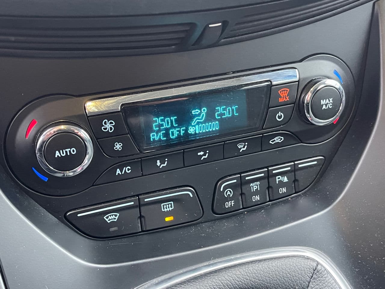 Ford C-MAX 2014 — Миниатюра 13