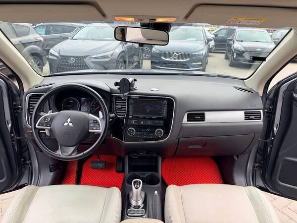 2015 Mitsubishi Outlander — Miniatură 8