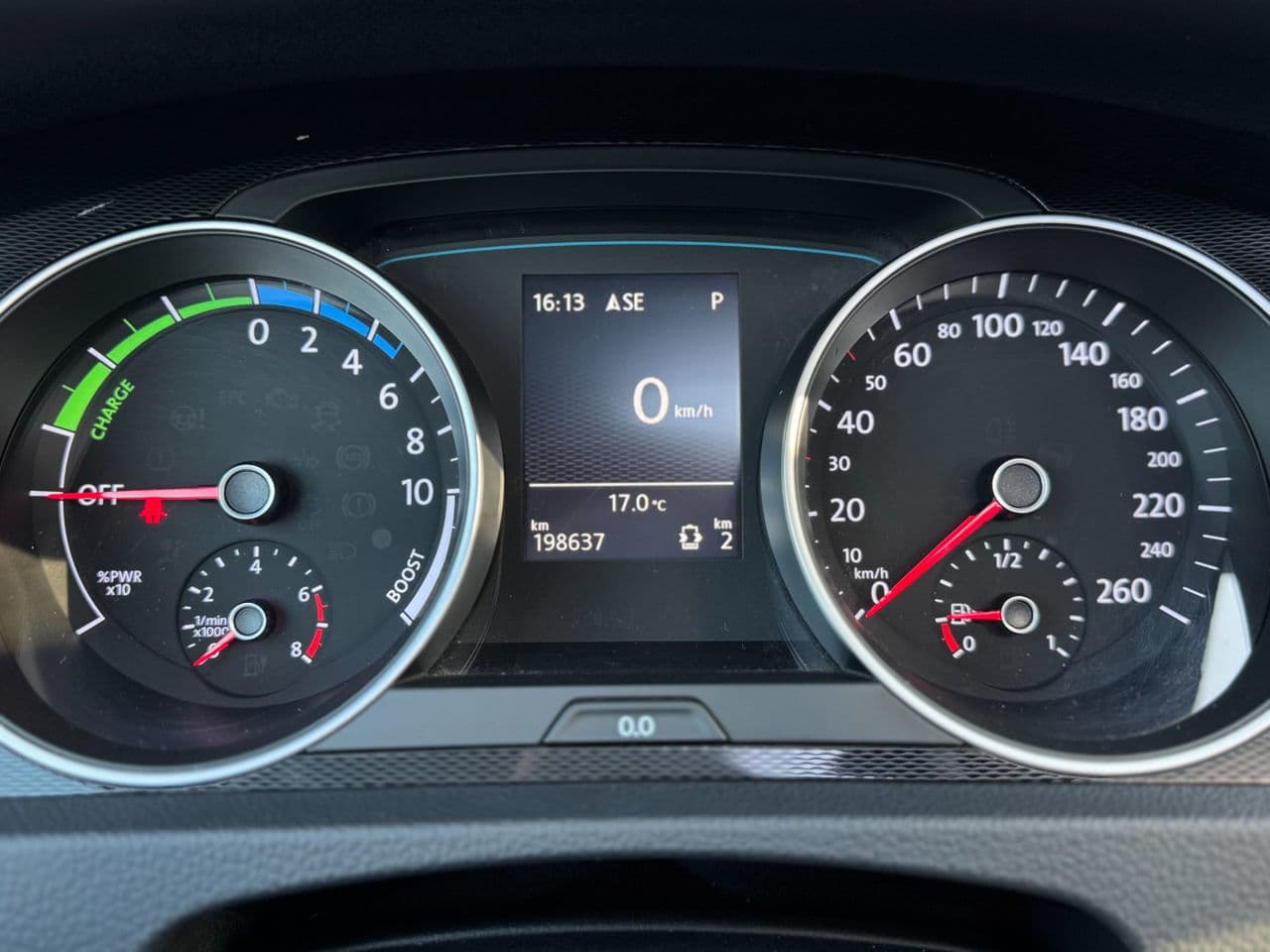 Volkswagen Golf GTE 2015 — Миниатюра 10