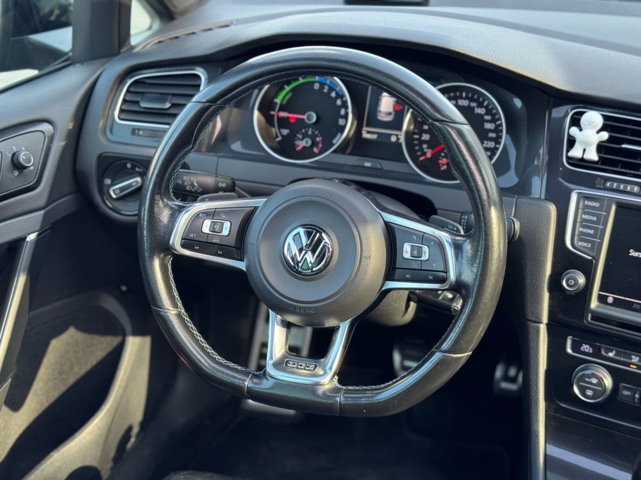 Volkswagen Golf GTE 2015 — Миниатюра 9