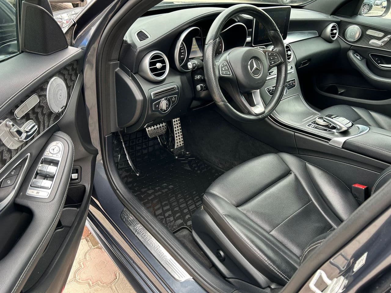 Mercedes C 300 2016 — Миниатюра 7