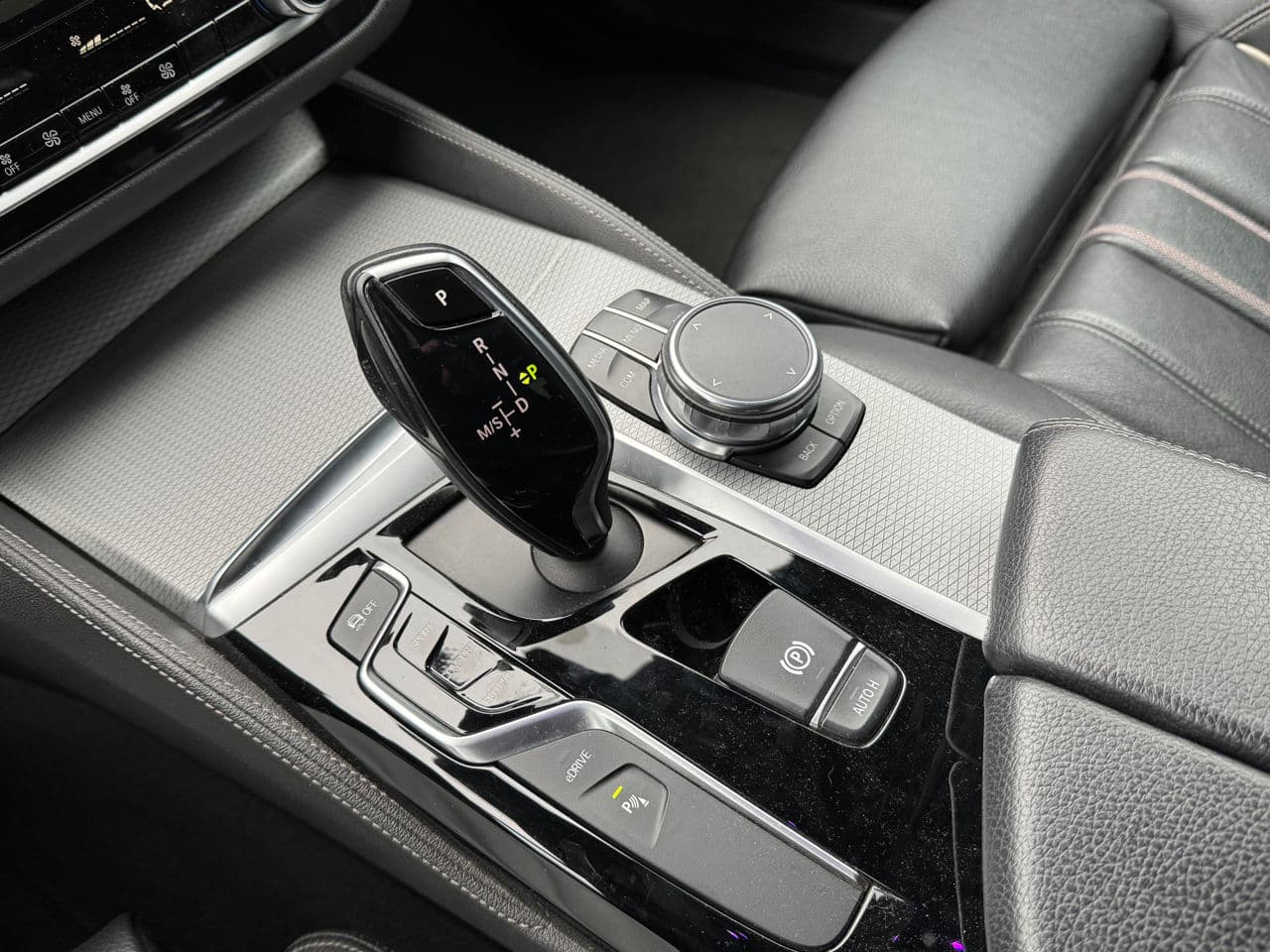 BMW 530e 2018 — Миниатюра 15