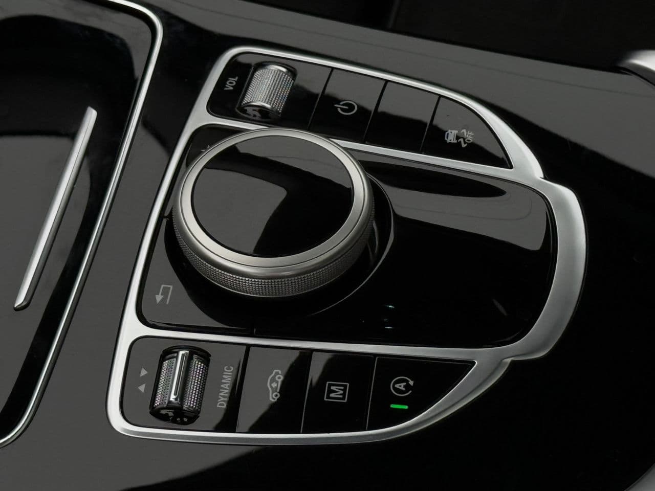 Mercedes GLC 220d Coupe 2017 — Миниатюра 15