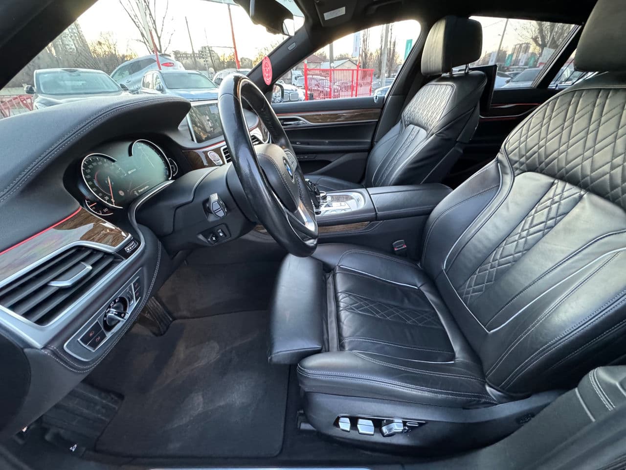 BMW 740e 2018 — Миниатюра 11
