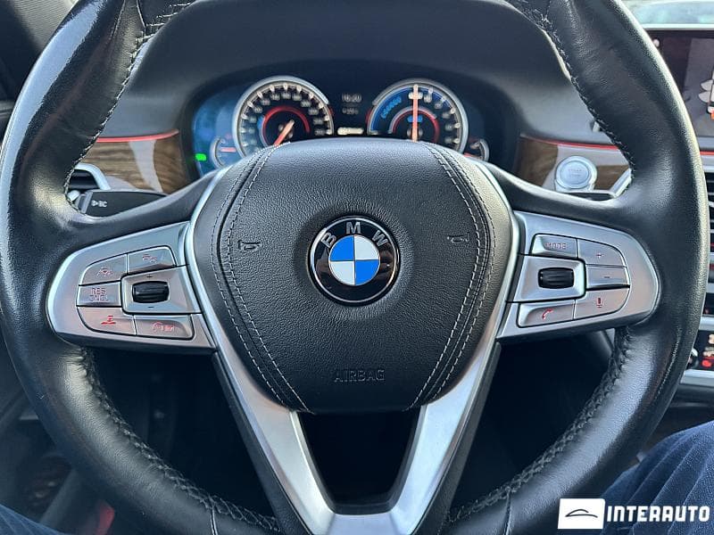 BMW 740e 2018 — Миниатюра 16