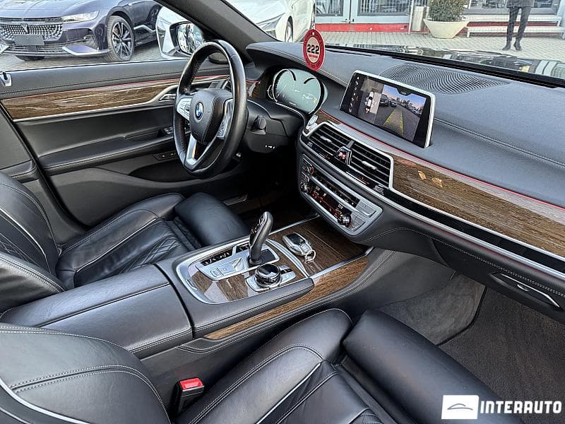 BMW 740e 2018 — Миниатюра 23